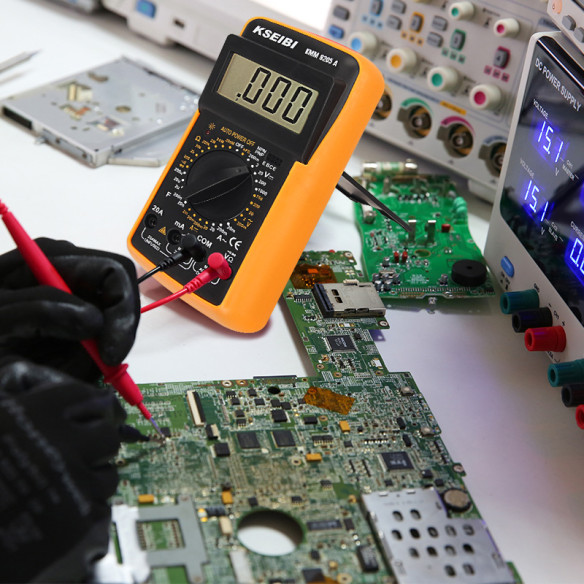 تستر ولتاژ با صفحه نمایش LCD برای اندازه‌گیری دقیق ولتاژ | KSEIBI