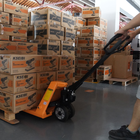 Transpalete Manual 2,5t: Melhore a Eficiência no Transporte de Cargas | KSEIBI