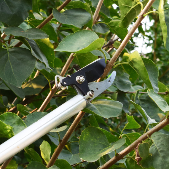 Hochwertige Aluminium-Gartenschere für präzises Schneiden | KSEIBI